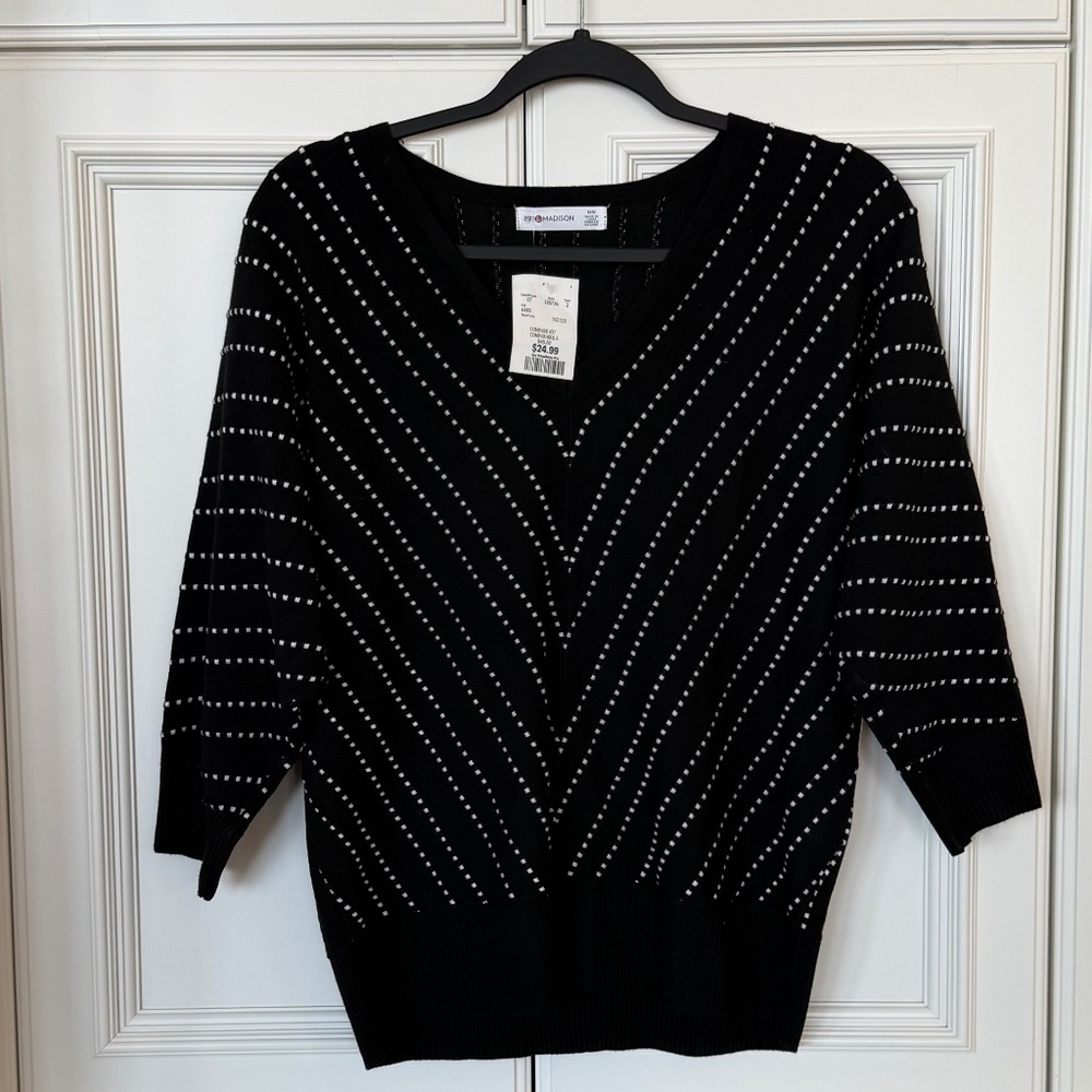 Black V-Neck Sweater with Metallic Detail – 3/4 Sleeve | NWT